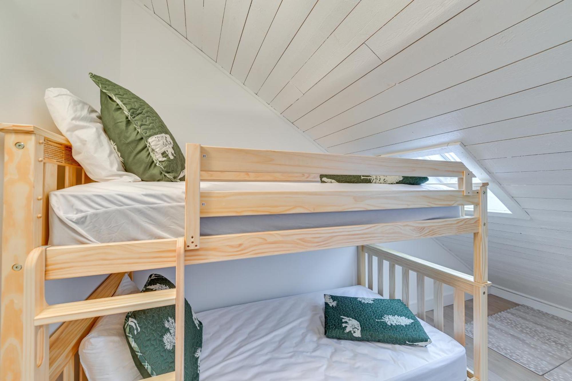 Walk To Ski Lift Family-Friendly Windham Townhome Экстерьер фото